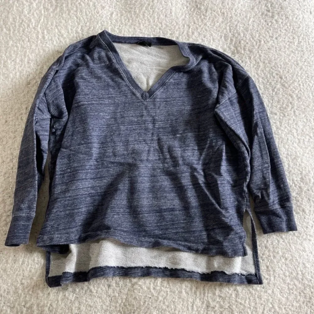 J crew blue v‎ neck top L